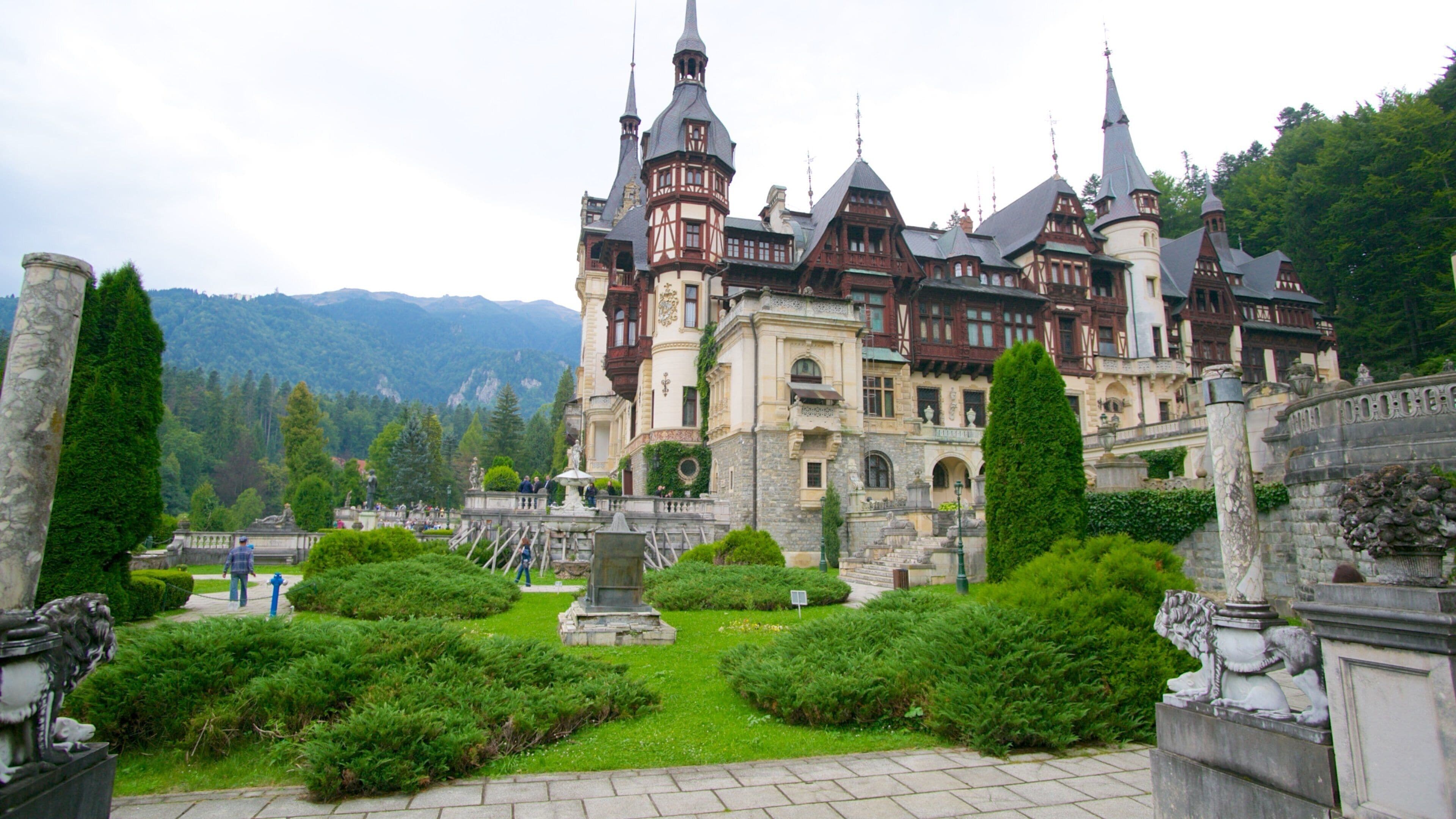 Sinaia skiing Peleș Castle